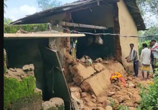 छत्तीसगढ़ में बारिश का कहर! कच्चे मकान ने ली मासूम की जान, गांव में शोक की लहर