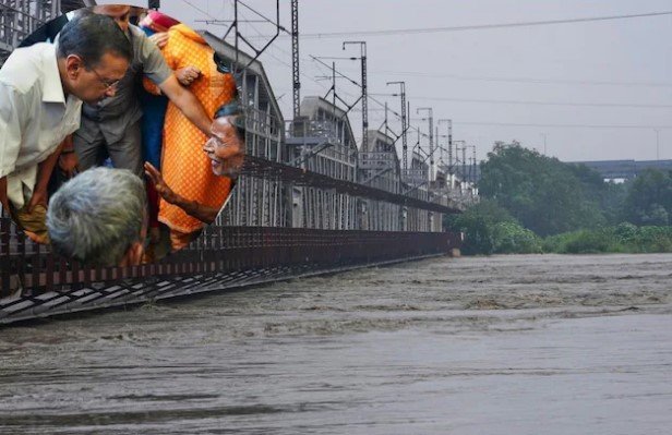दिल्ली के 799 सरकारी स्कूलों में पानी-बिजली का संकट, शिक्षा विभाग ने 15 दिन में रिपोर्ट मांगी