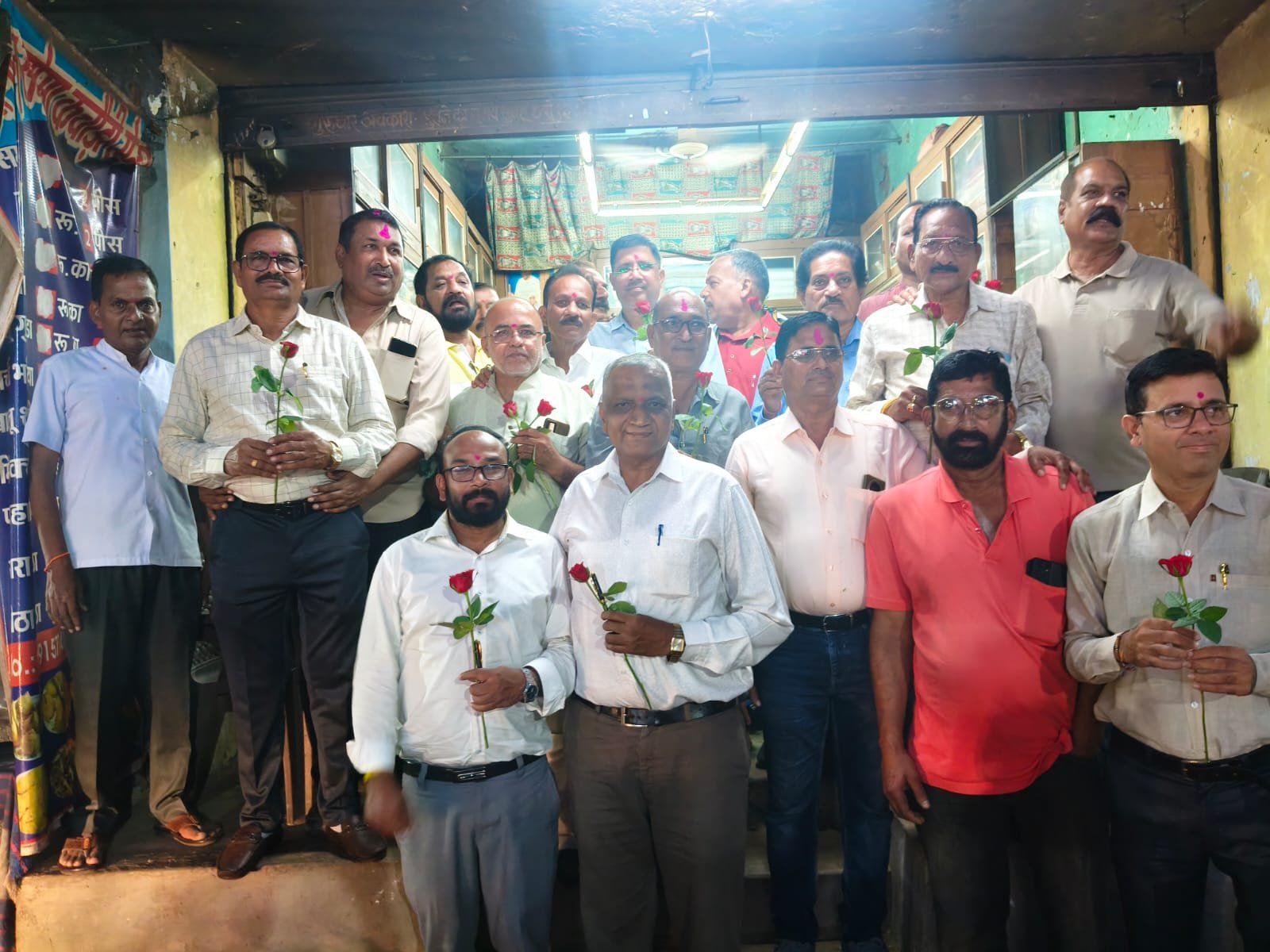 शिक्षक दिवस के अवसर पर पेटी ग्रुप द्वारा शिक्षकों का किया गया सम्मान