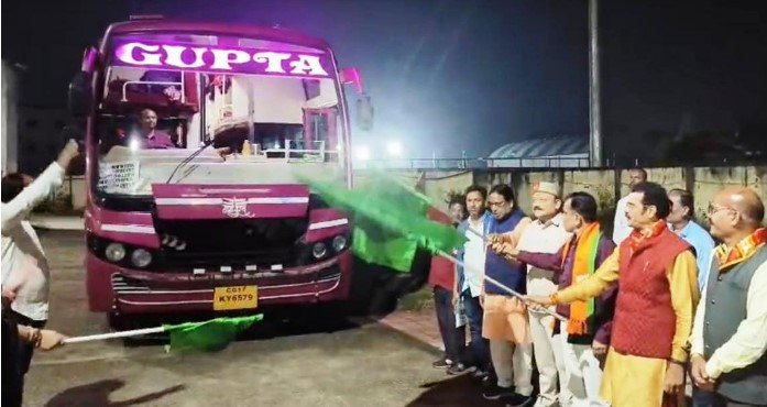 श्रीरामलला दर्शन योजना के तहत बस्तर जिले के 87 तीर्थ यात्रियों को किया गया रवाना