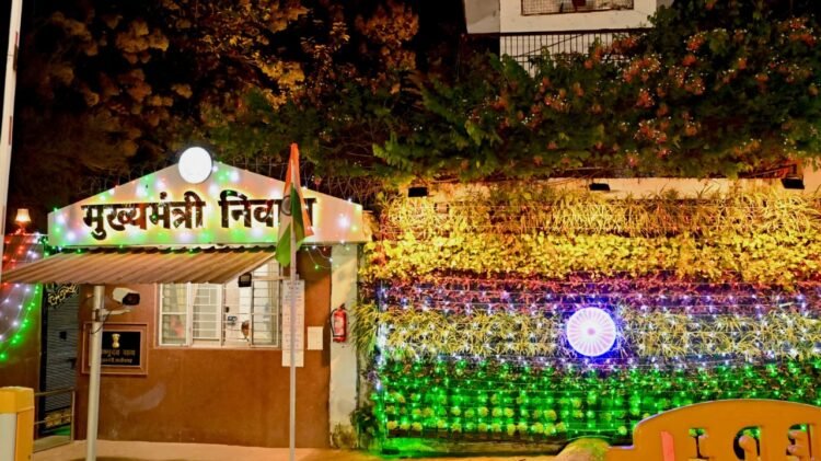 मुख्यमंत्री श्री साय ने स्वतंत्रता दिवस की दी बधाई, रोशनी से आलोकित हुआ मुख्यमंत्री निवास