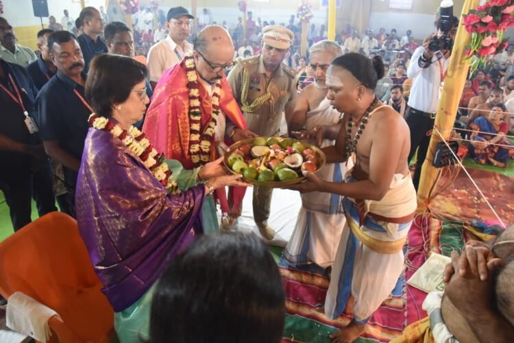 राज्यपाल श्री रमेन डेका ने भिलाई स्कंदाश्रम में की पूजा