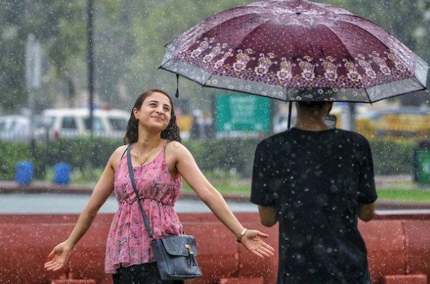 मानसून की वापसी पर ब्रेक, 50 KMPH की तूफानी हवा के साथ बारिश के आसार, दो सिस्टम एक्टिव