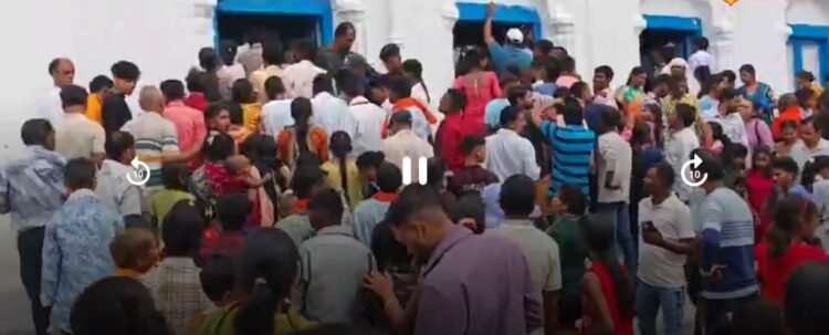 पीतल की सीढ़ी से लेकर दरबार में लगे कॉल बेल तक…सरगुजा के महल में 6 दिनों तक मनता दशहरा