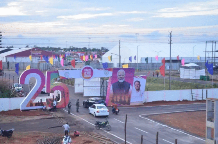 पीएम मोदी के दौरे पर नवा रायपुर में कड़ी सुरक्षा, आम लोगों के लिए आधा घंटा पहले बंद होगा वीवीआईपी रूट.