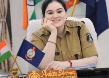 राजनांदगांव में ‘लेडी सिंघम’ SP अंकिता शर्मा की पहली बड़ी कार्रवाई, थाना प्रभारी और कई आरक्षक हटाए– पुलिस महकमे में खलबली.