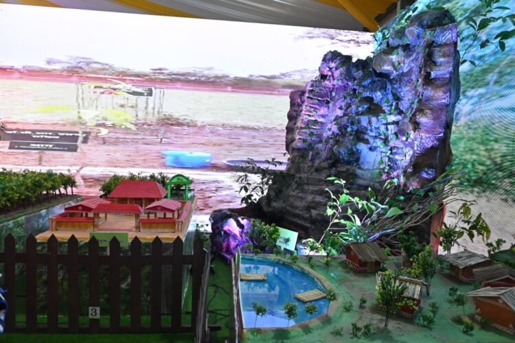 छत्तीसगढ़ राज्य स्थापना दिवस के रजत जयंती वर्ष पर “वन विभाग” का आकर्षक स्टाल केंद्र बना आकर्षण का केंद्र