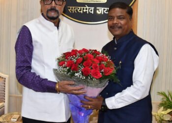 राज्यपाल श्री डेका से वन मंत्री श्री केदार कश्यप ने की सौजन्य भेंट