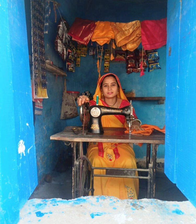 महतारी वंदन योजना से आत्मनिर्भर बनी धनगांव की ज्योति