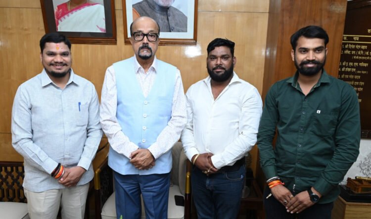 राज्यपाल श्री रमेन डेका से भारोत्तोलन संघ के पदाधिकारियों ने की मुलाकात