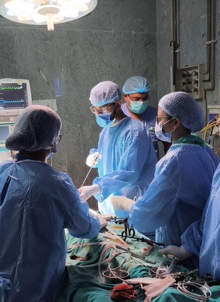 सिम्स में हाइडेटिड सिस्ट का पांचवाँ सफल दूरबीन ऑपरेशन