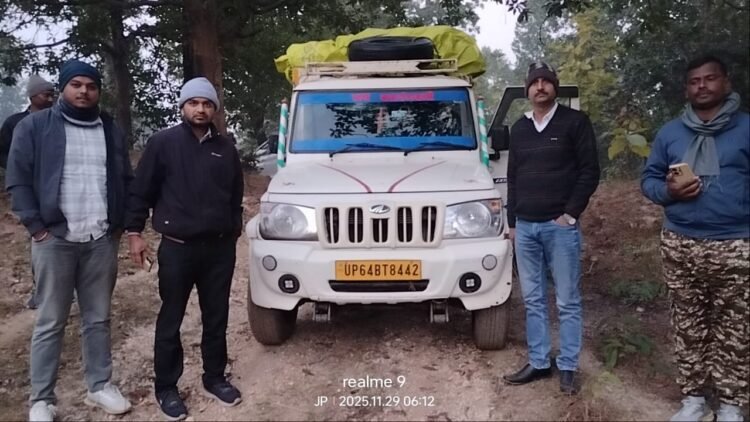 यूपी व झारखंड का 175 बोरी धान और 03 पिकअप वाहन जब्त