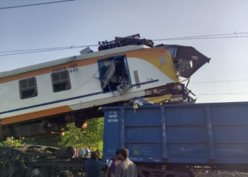 बिलासपुर रेल हादसा: मालगाड़ी और पैसेंजर ट्रेन की जोरदार टक्कर में 4 की मौत, 12 से अधिक घायल — मृतकों के परिवार को 10 लाख का मुआवजा घोषित.