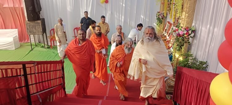 को वा दरिद्रो यत् तृष्णा विशाल:- सियाराम शरण दास जी महाराज