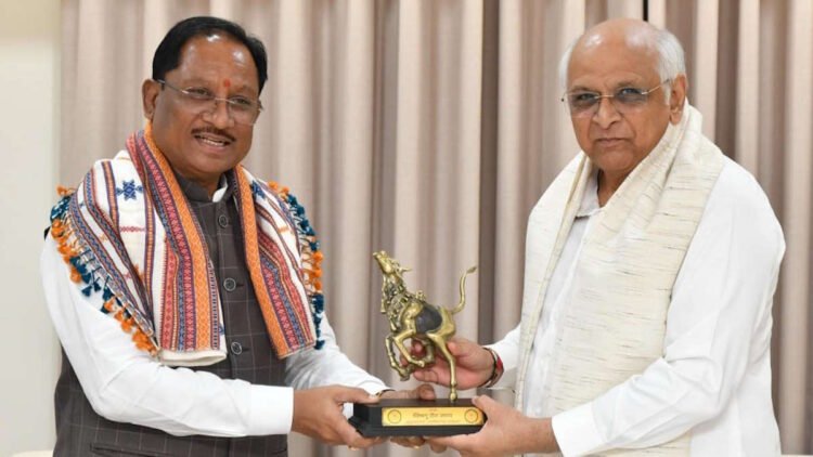 मुख्यमंत्री विष्णु देव साय ने गुजरात के सीएम भूपेंद्र पटेल से की मुलाकात, विकास और सहयोग पर हुई चर्चा