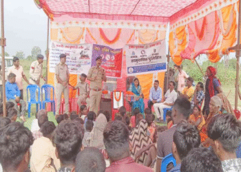 जिस गांव में पुलिस पर हुआ था हमला, वहीं ग्रामीणों ने ली शराब न बनाने की शपथ, पुलिस की पहल से बदल रहा सेमरिया गांव.