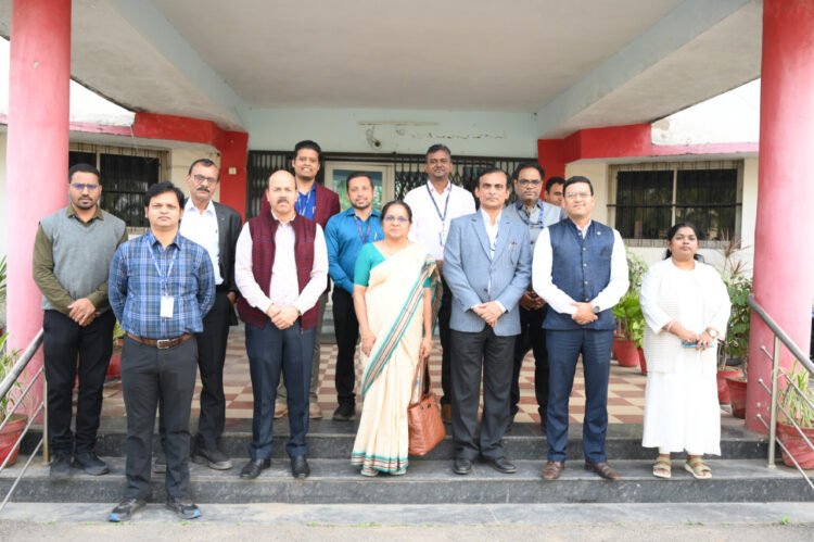 आरबीआई अधिकारियों ने किया कृषि महाविद्यालय, इंदिरा गांधी कृषि विश्वविद्यालय, रायपुर के अनुसंधान भवनों का अवलोकन