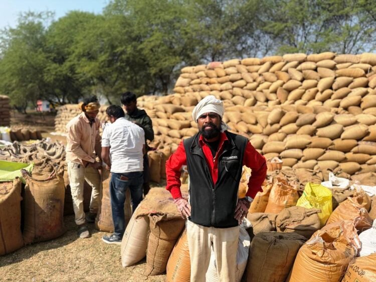 जिले में किसानों से पारदर्शिता के साथ सुगमतापूर्वक हो रही धान खरीदी