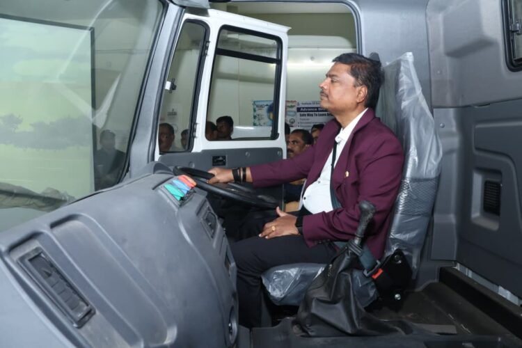 परिवहन मंत्री श्री केदार कश्यप ने आईडीटीआर का किया निरीक्षण