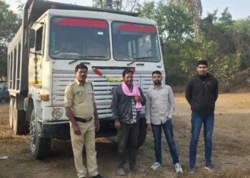 अवैध खनिज परिवहन करते 3 हाईवा और 1 ट्रेलर जब्त