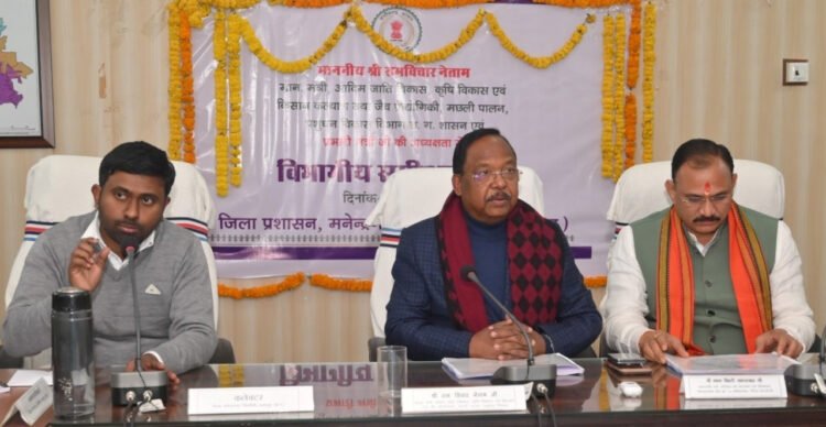 जनहितैषी वाले स्वीकृत कार्य समय-सीमा में करें पूरा: मंत्री श्री रामविचार नेताम