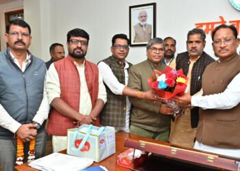 मुख्यमंत्री श्री विष्णुदेव साय से वीर शहीद दीपक भारद्वाज स्मृति समिति के सदस्यों की सौजन्य मुलाकात