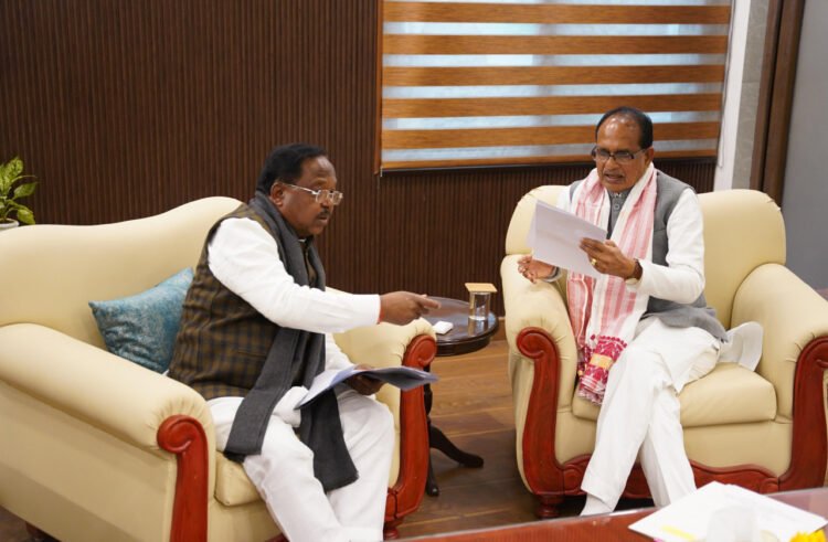 मंत्री श्री रामविचार नेताम ने केन्द्रीय कृषि मंत्री श्री चौहान से की मुलाकात