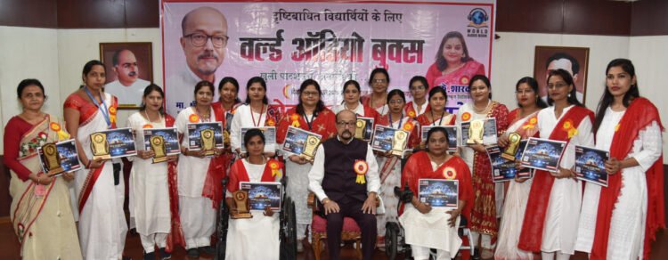 राज्यपाल श्री डेका ने ब्रेल पुस्तक और ऑडियो बुक्स का किया विमोचन