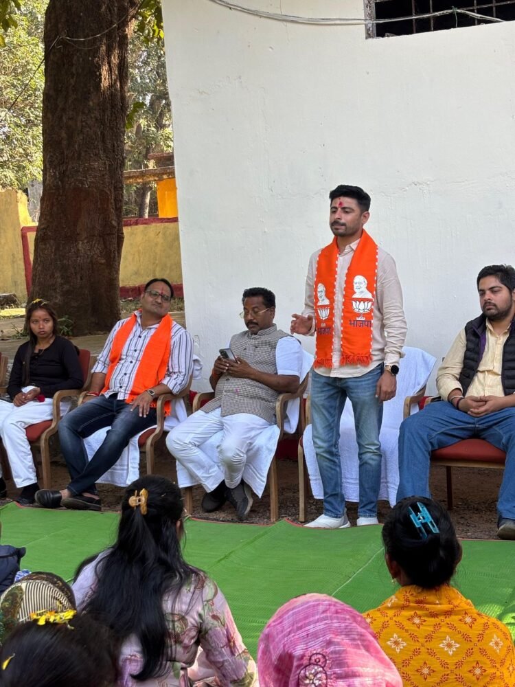 हर कार्यकर्ता स्वयं जिला अध्यक्ष – भाजयुमो जिलाध्यक्ष राहुल असरानी का बारसूर में प्रेरक उद्बोधन |