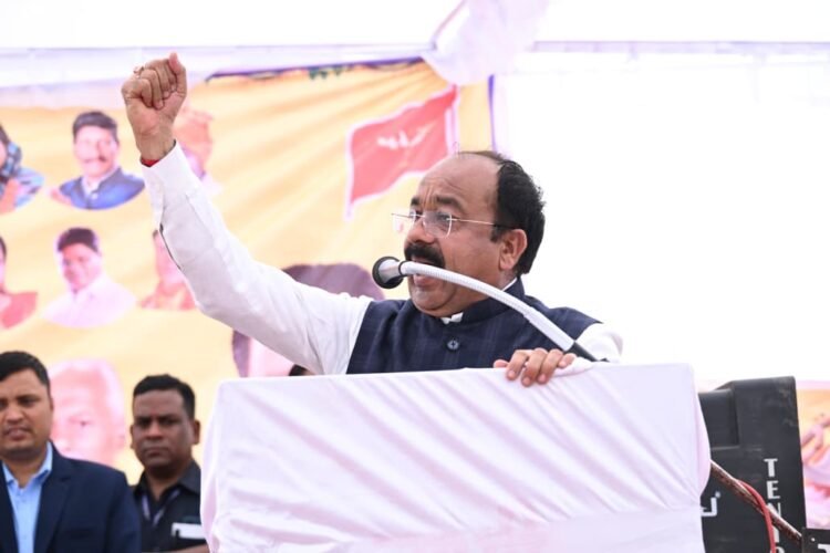 समाज के हर व्यक्ति के सुख-दुख में हों शामिल, कोई अकेला महसूस न करें : श्री अरुण साव