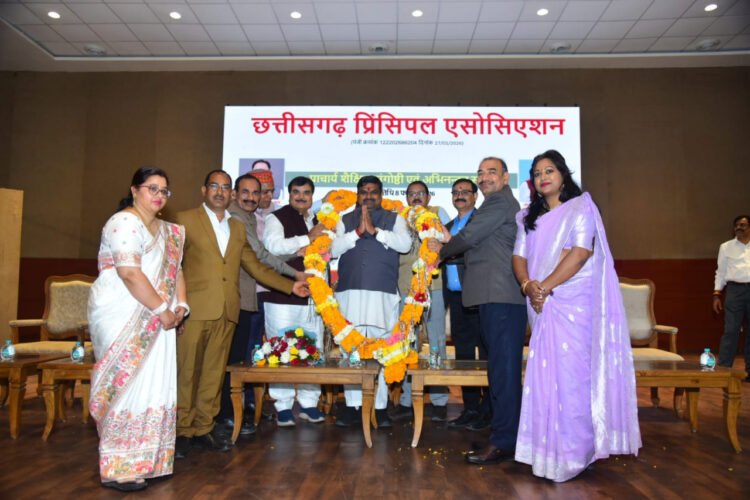 शासकीय विद्यालय संस्कार एवं सामाजिक सद्भावना के केंद्र हैं – गजेंद्र यादव