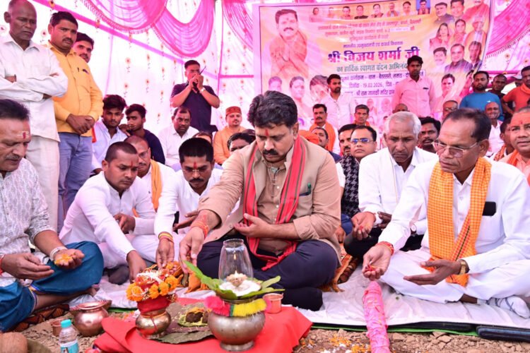 उपमुख्यमंत्री श्री शर्मा ने 12.63 करोड़ की सड़क का किया भूमिपूजन