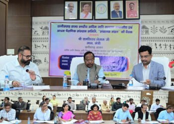 बच्चों के भविष्य निर्माण के लिए विद्यालयों में बनाएं बेहतर वातावरण: मंत्री श्री राम विचार नेताम