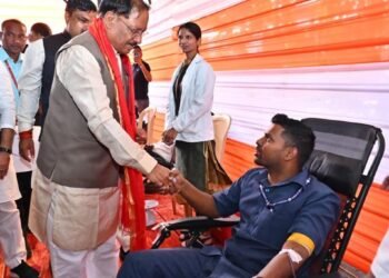 जन्मदिन पर सेवा का संदेश: मुख्यमंत्री श्री साय ने जन्मदिन पर रक्तदान शिविर का किया शुभारंभ