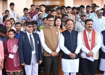 नए विश्वास के साथ आगे बढ़ रहे पुनर्वासित युवा: विधानसभा में समझी जनतांत्रिक प्रणाली