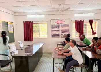 जिन हाथों ने कभी बंदूक थामकर हिंसा को अंजाम दिया, वही प्रशिक्षण लेकर सीख रहे हुनर