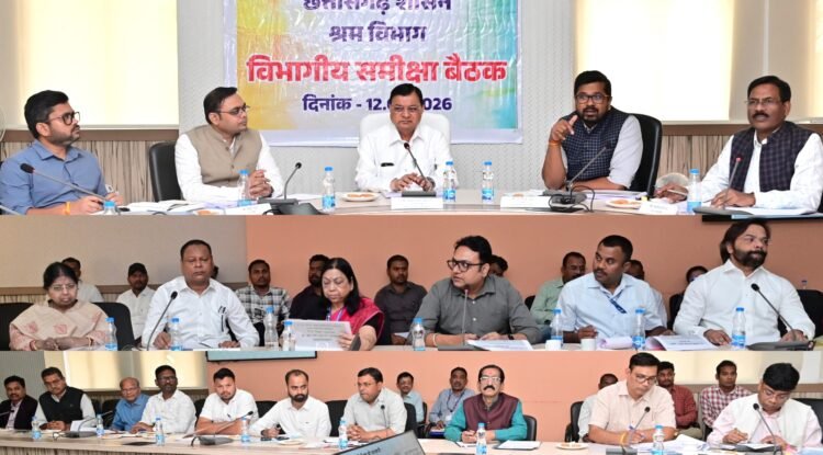 श्रम मंत्री श्री देवांगन ने ली श्रम विभाग की मैराथन समीक्षा बैठक, दिए आवश्यक निर्देश