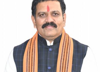 महासमुंद में बरगढ़-बलांगीर-महासमुंद डिवीजन के 15 माओवादियों का पुनर्वास, उपमुख्यमंत्री विजय शर्मा ने किया स्वागत