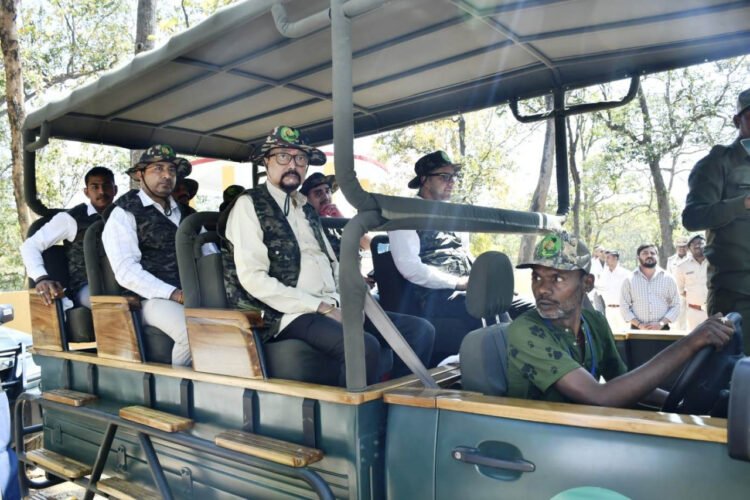 राज्यपाल रमेन डेका ने किया अचानकमार टाइगर रिजर्व का दौरा