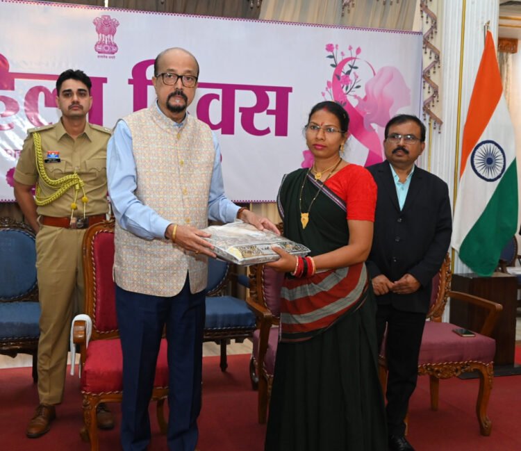 ‘नारी शक्ति इस देश के विकास की धुरी, अंतिम पंक्ति की महिलाओं तक विकास पहुंचाने के लिए हम कृत संकल्पित‘‘- राज्यपाल श्री डेका