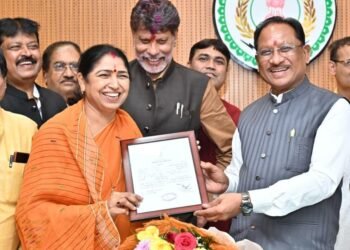 मुख्यमंत्री श्री विष्णु देव साय से नवनिर्वाचित राज्यसभा सदस्य श्रीमती लक्ष्मी वर्मा ने की सौजन्य मुलाकात