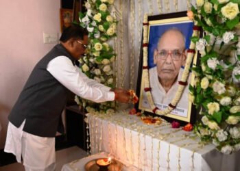 मुख्यमंत्री श्री साय ने रामानुजगंज के श्री ओमप्रकाश जायसवाल के पिताजी के निधन पर सांत्वना देने पहुंचे