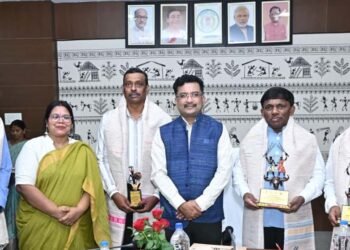 गोवा के मंत्री डॉ. रमेश तावड़कर ने देखी छत्तीसगढ़ की जनजातीय गौरव की झलक