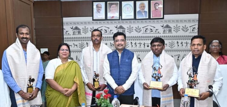 गोवा के मंत्री डॉ. रमेश तावड़कर ने देखी छत्तीसगढ़ की जनजातीय गौरव की झलक