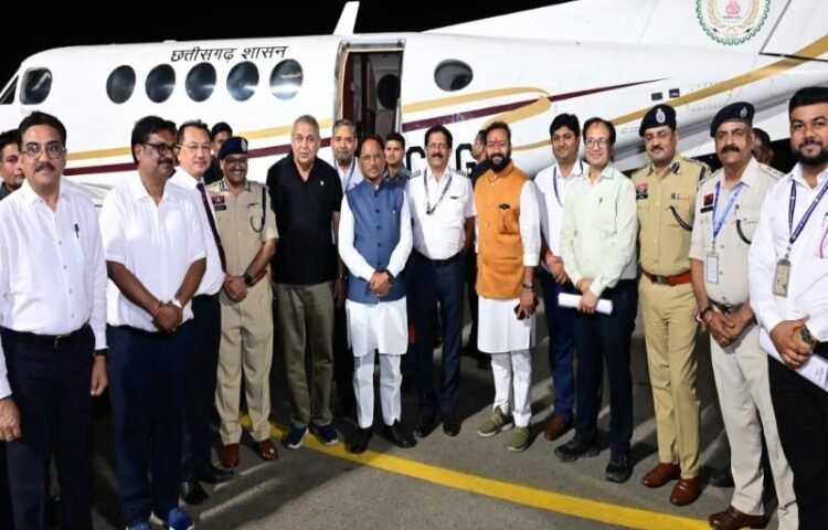 बिलासा देवी केवट एयरपोर्ट से रात्रि उड़ान सेवा का शुभारंभ: मुख्यमंत्री श्री विष्णुदेव साय ने भरी पहली नाइट फ्लाइट