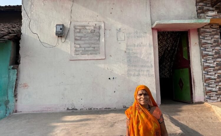 मिट्टी के घर से पक्के आशियाने तक का सफर