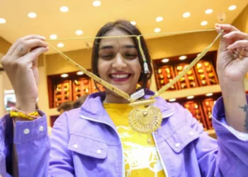 ट्रंप का एक ऐलान और मुंह के बल गिरा गोल्ड-सिल्वर! 7000 रुपये सस्ती हुई चांदी, सोने में भी बड़ी गिरावट, देखें लेटेस्ट दाम