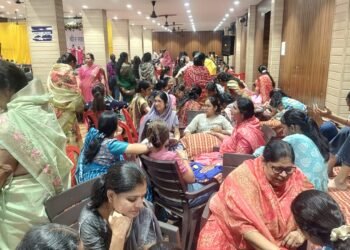 दुर्ग भगवान महावीर जन्म कल्याणक महोत्सव समिति के आहवान पर सकल जैन समाज के लोग अति उत्साह के साथ जुड़कर आयोजित कार्यक्रमो को मिलजुलकर मना रहे हें