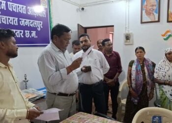 प्रशासन की पहल से गाँव-गाँव तक पहुँच रही राहत