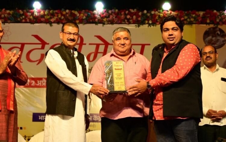 स्वदेशी मेले के समापन में पर्यटन मंत्री राजेश अग्रवाल हुए शामिल, स्थानीय उत्पादों को बढ़ावा देने का दिया संदेश